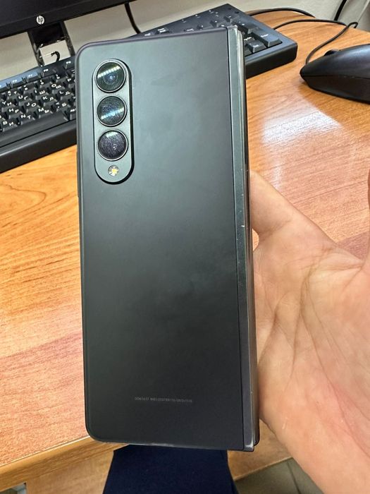 amsung Galaxy Z Fold 3