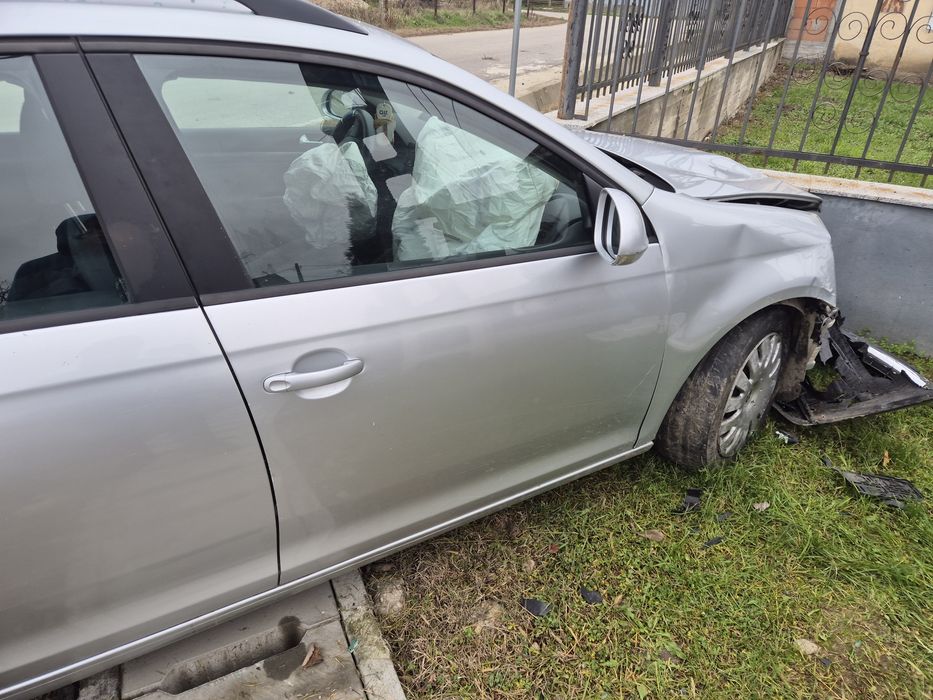 Vand sau dezmembrez Golf 5 break 1.9Tdi  2007 cod motor BXE