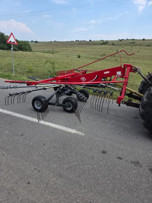 Grebla de adunat fan iarba lucerna JF R-460. Ca kuhn claas krone