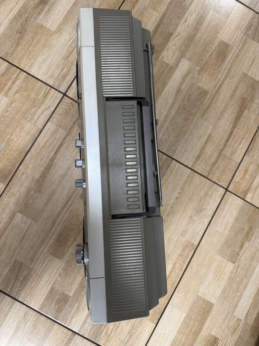 Sharp GF 5757 impecabil