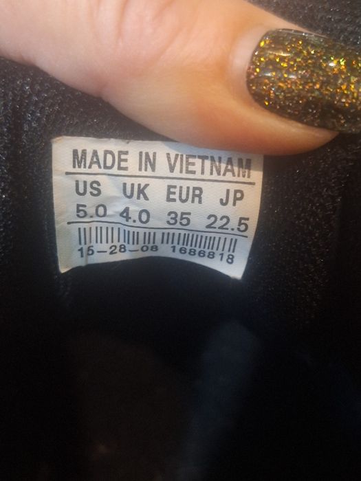 Продам кроссовки