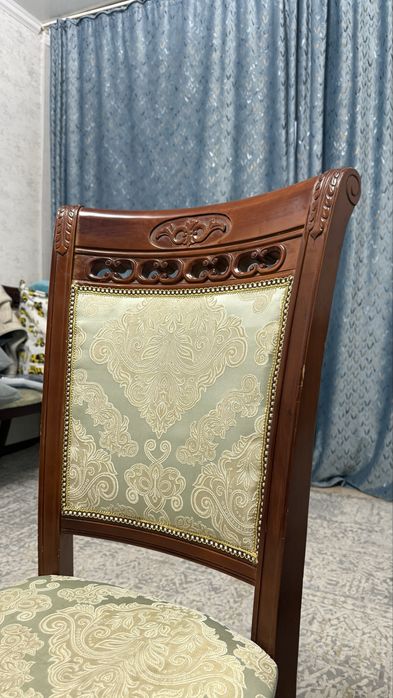 Продам стулья 8 штук