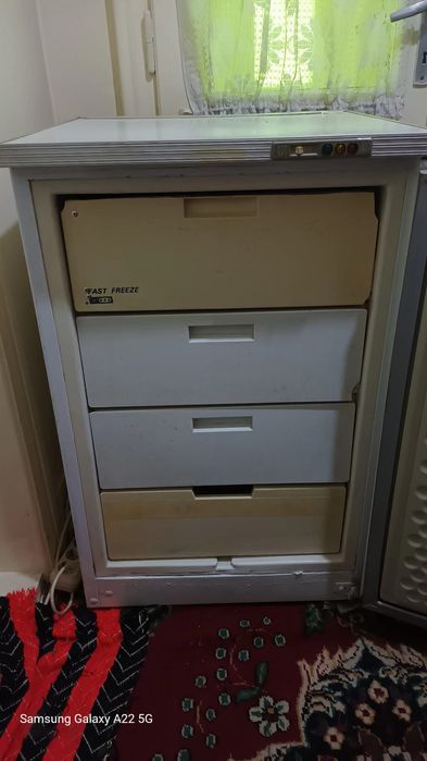 Vând frigider 550 lei