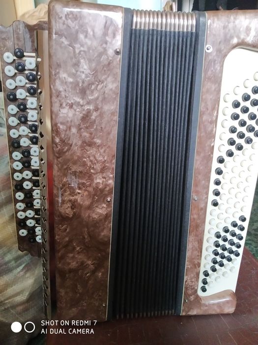 Продам баяны Тульские