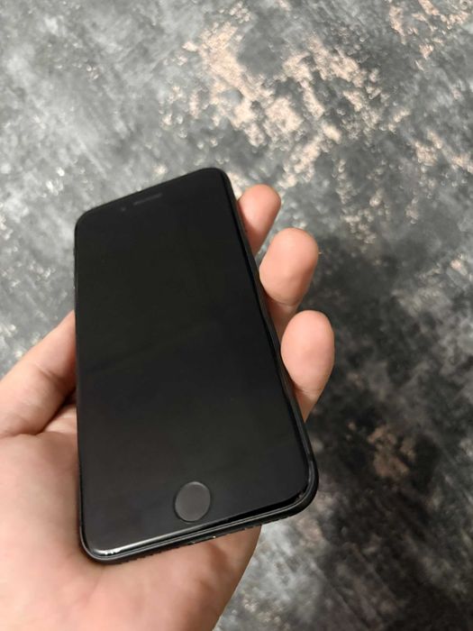 Iphone 8, 83% viata baterie, 64 GB