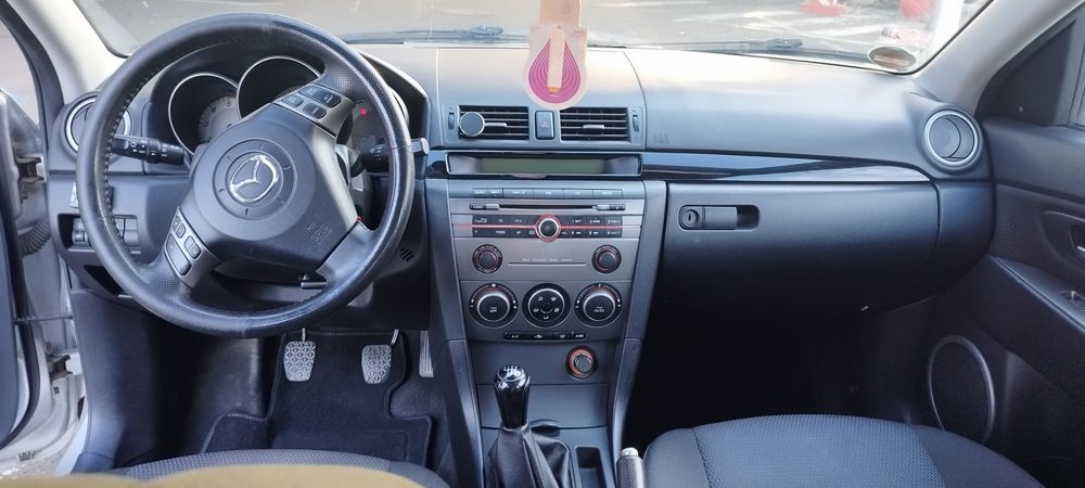 Mazda 3     2008