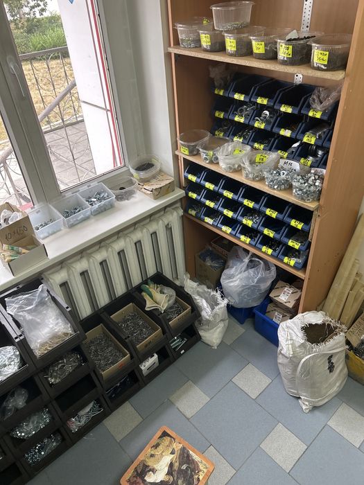 Крепеж саморезы метизы