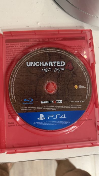 Диски игры PS4 и PS5