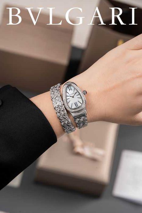 Кварцов дамски часовник Bvlgari Serpenti Spiga