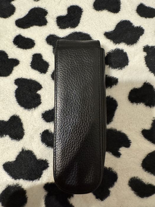 Toc cu doua sloturi pentru stilouri/pixuri