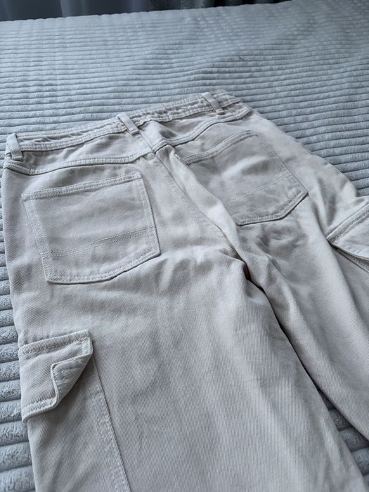 Cargo панталони Cropp