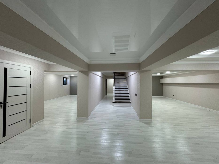 Зенитда 2 қаватли енги ховли сотилади