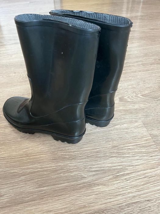 Резиновые сапоги 40 размер.