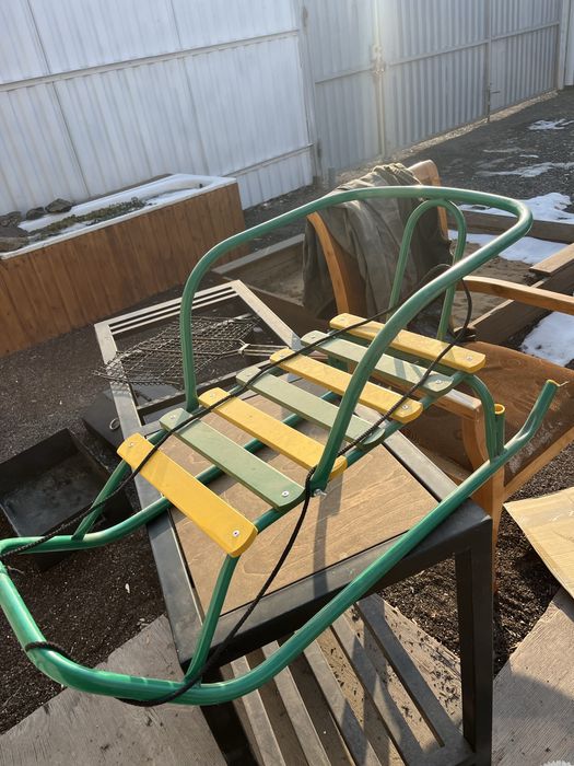 Продаю санки с толкателем