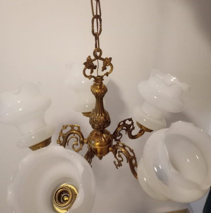Spectaculos candelabru din bronz 5 brațe cu abajururi din sticla ,pies