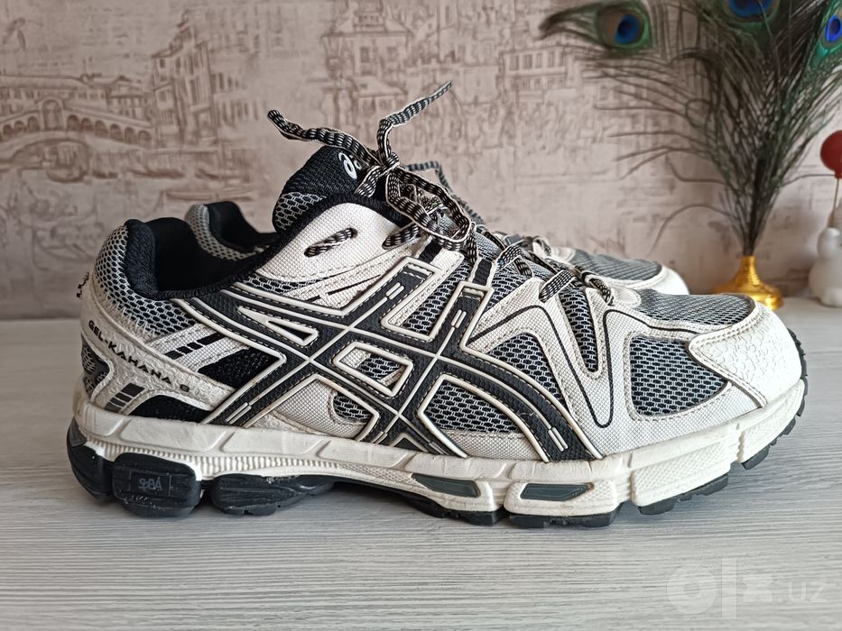 Оригинальные кроссы ASICS