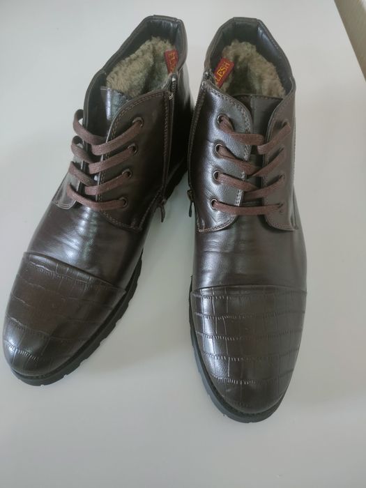 Зимняя обувь сапоги и кроссовки