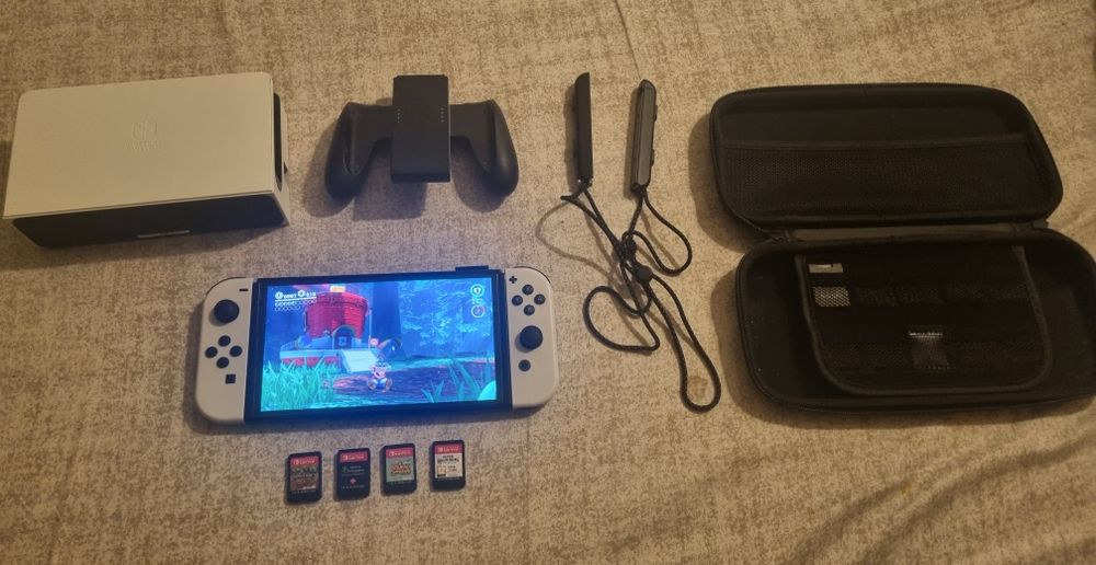 Nintendo Switch Oled - Ca nou + 18 jocuri și toate accesoriile