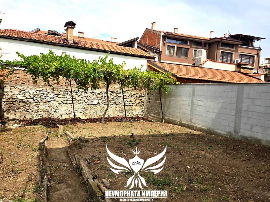 Продава се Къща в Асеновград - 324 кв.м за 831 €/кв.м - Снимка #23