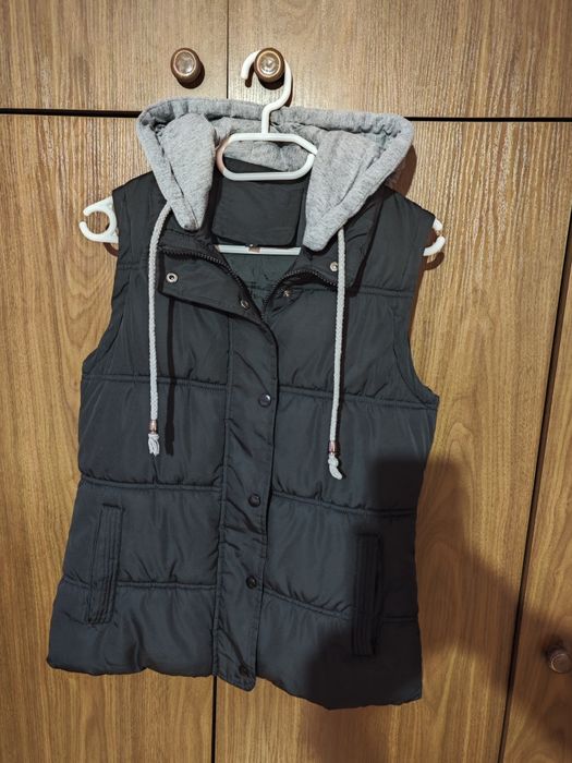 Черна грейка с качулка