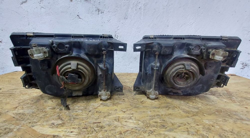 Фары передние Митсубиси Паджеро 2