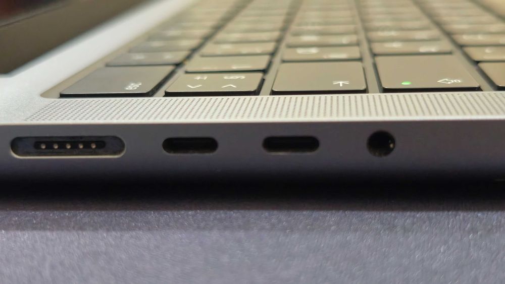 MacBook Pro M1 Pro 16/512Gb 14 inch  в идеальном состоянии