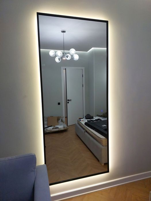 Стильные зеркала с подсветкой