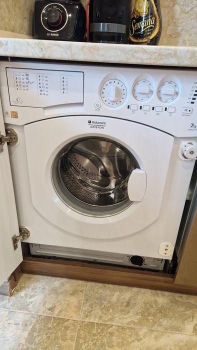 Пералня за вграждане Hotpoint Ariston