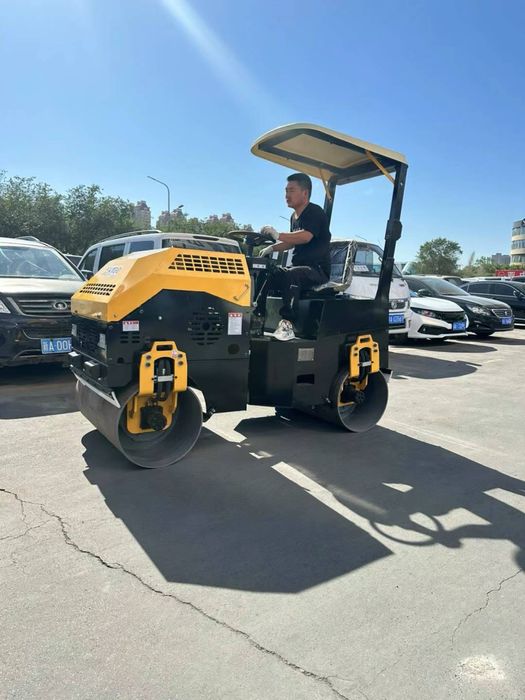 Каток 2000 кг, виброкаток дорожный