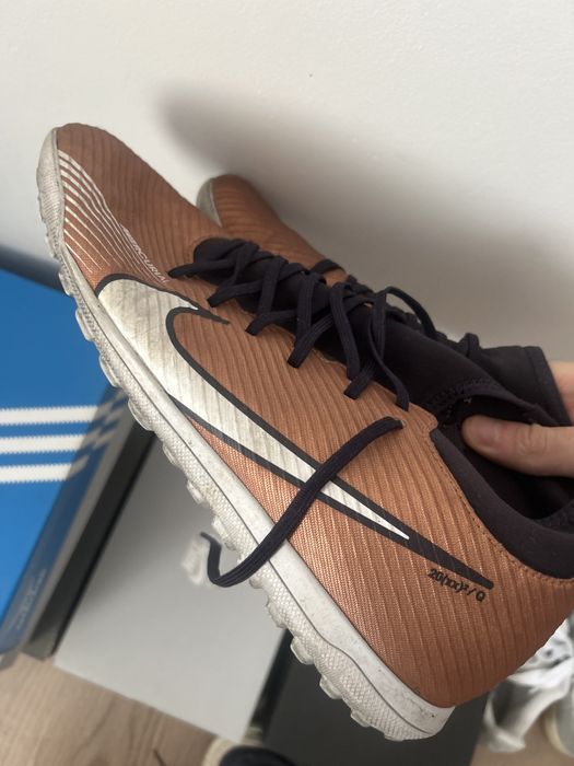 adidasi fotbal sintetic