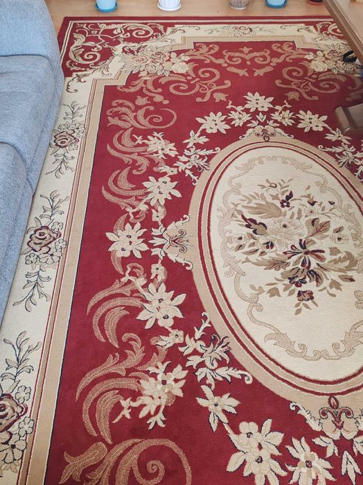 Ковер б/у бордовый