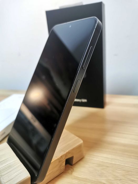 Като нов! Samsung Galaxy S24 128 в Гаранция + Калъф + Протектор