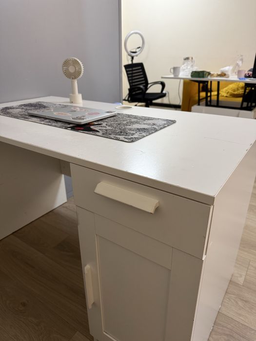 Рабочий стол из Икеи