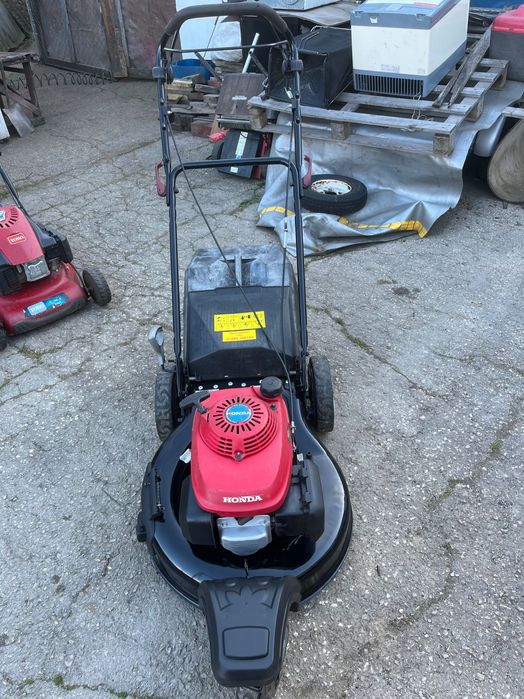 Самоходна моторна косачка HONDA 5.5 hp три колела