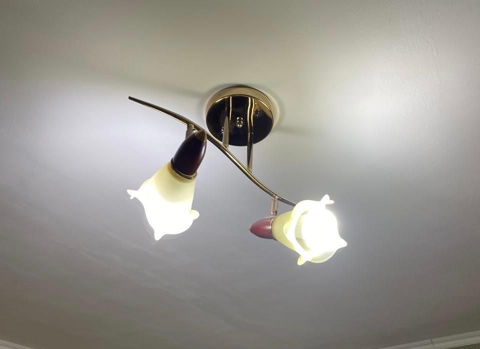 Продам люстры разные