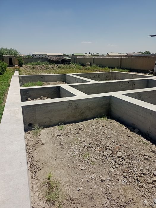 Ҳовли сотилади Азамат мфй да шеробод 2 кўчада