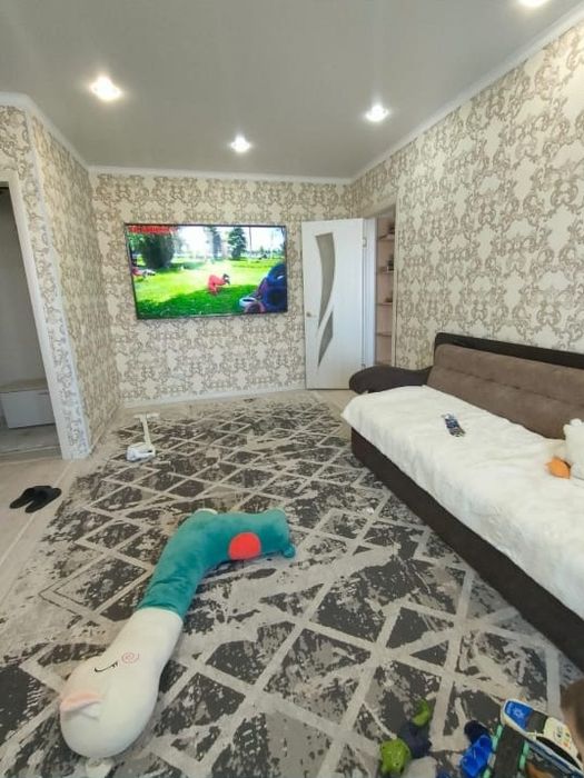 Продам 2 ком квартиру с ремонтом