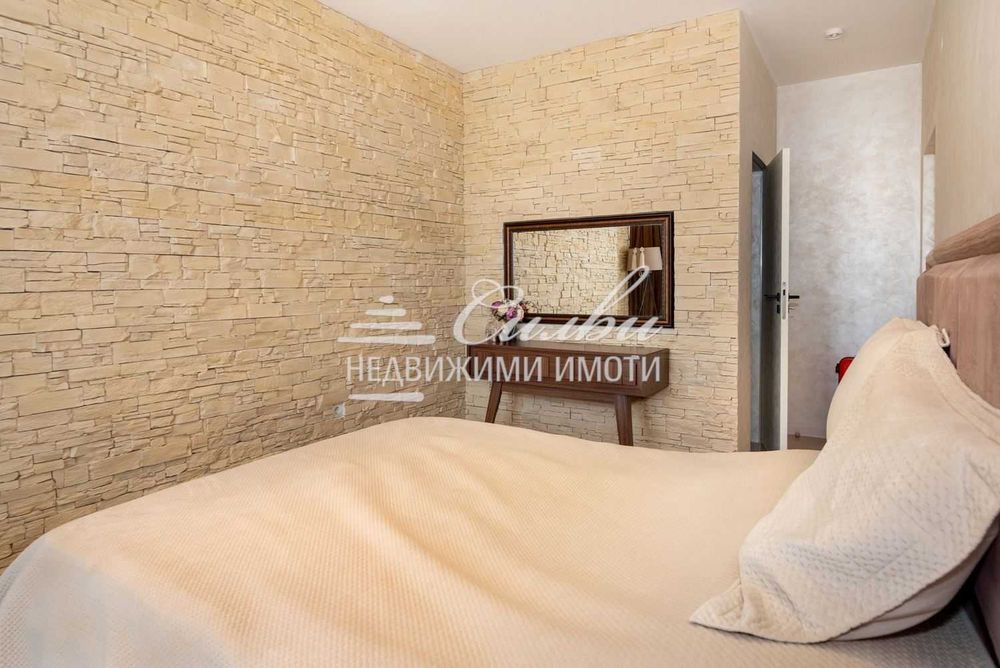 Продава се Тристаен апартамент в Шумен, Куршум чешма - 110 кв.м за 2273 €/кв.м - Снимка #6