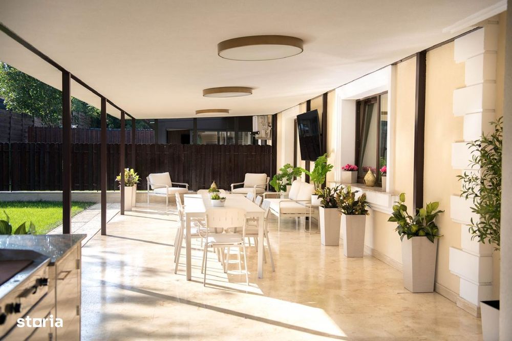 Casa 5 camere, 5 bai, Borhanci + Garaj, Piscina si curte 700 mp