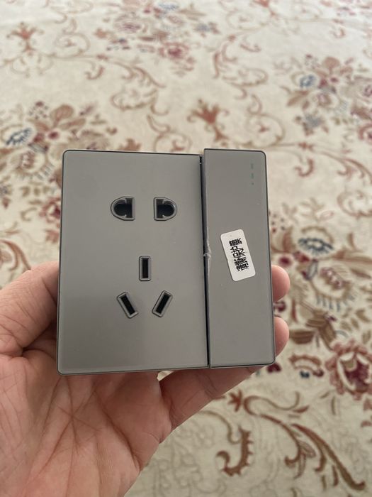 Розетка с включателем.