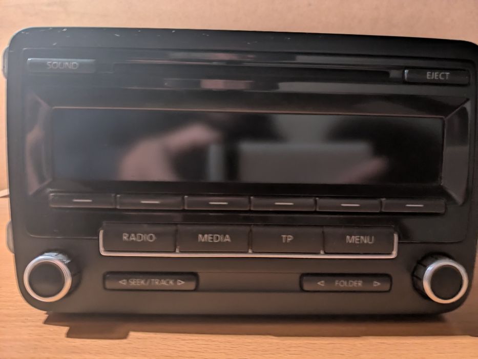 Продам оригиналный магнитофон стерео на Фольксваген Поло седан RCD320