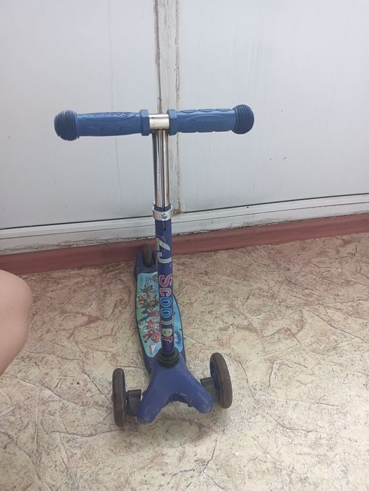 Продам самокат детский
