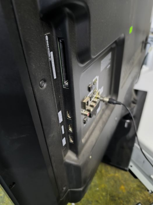 Телевизор Samsung UE46EH5450 - 46 инча смарт тв.