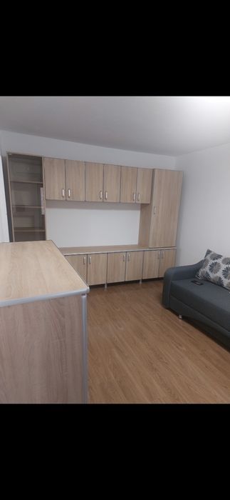 Închiriez garsoniera confort I