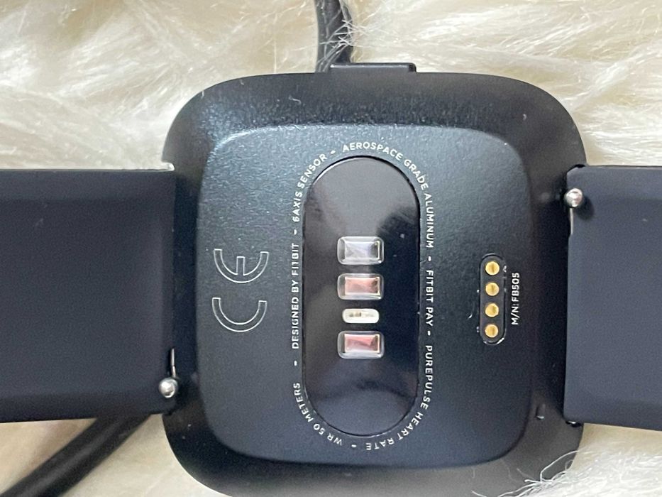 Ceas smartwatch Fitbit Versa ( FB505 )Negru