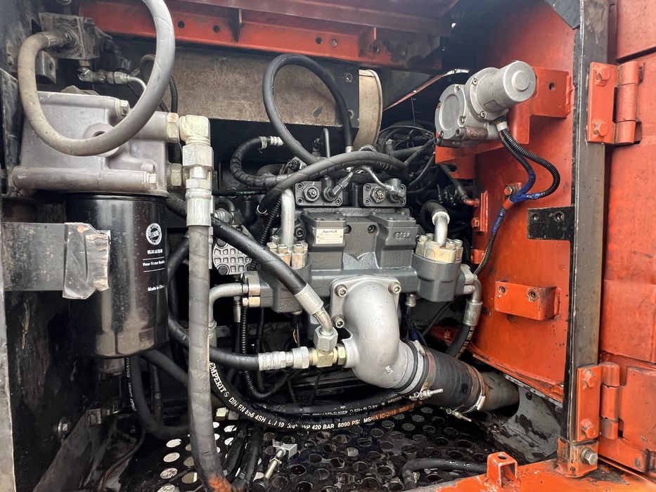 Продам колесный экскаватор 1 куб Hitachi