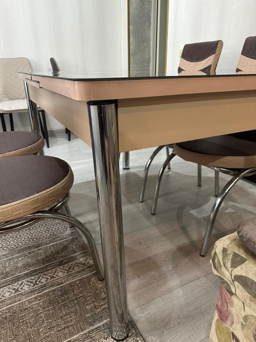 Продам стол стеклянный со стульями