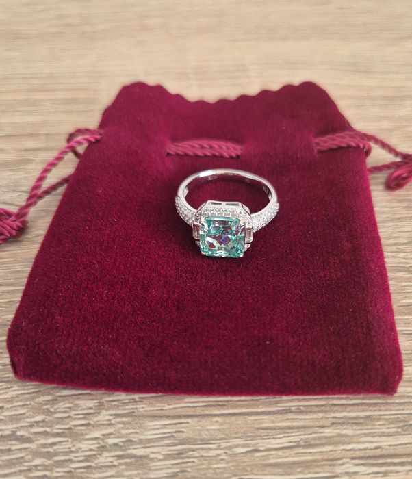 Inel din argint 925 cu piatră verde transparentă