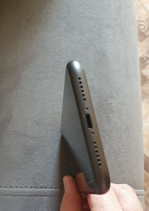 Смартфон iPhone 11