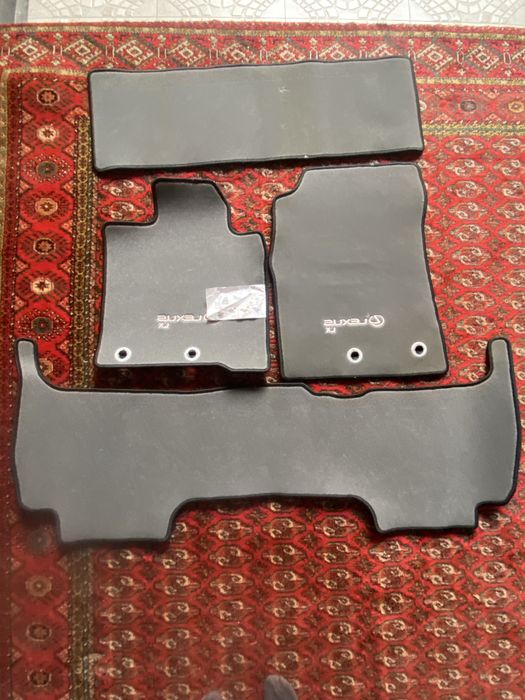 Polik Lexus lx 570 ga sotiladi